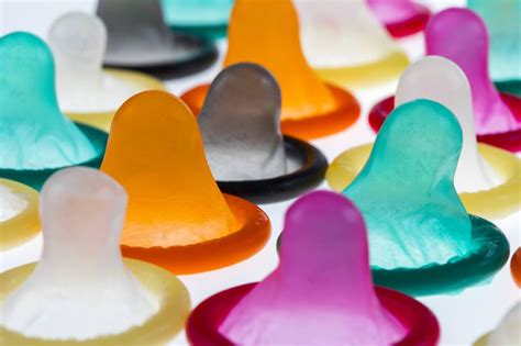 Blowjob ohne Kondom gegen Aufpreis Erotik Massage Muri